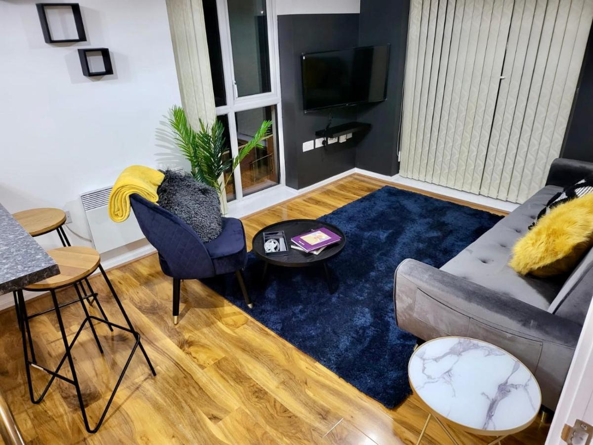 Modern & Stylish Apartment - Whyte Place Salford Манчестер Экстерьер фото